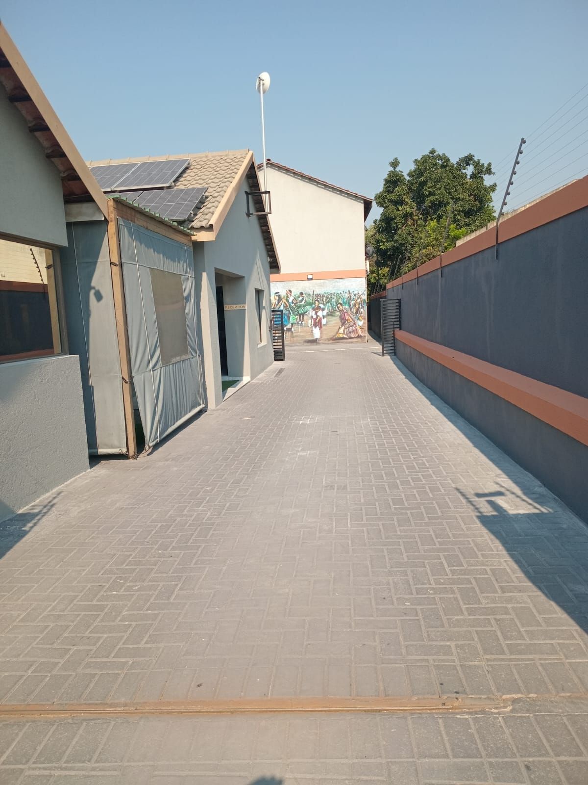 The entrance driveway to Tsonga